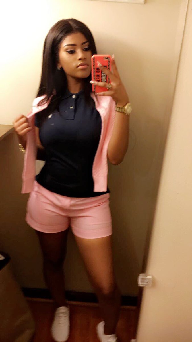 tajahlicious's tweet photo. it may look light but its heavy tho #SEN18R 💖 https://t.co/2JCufBcZVo