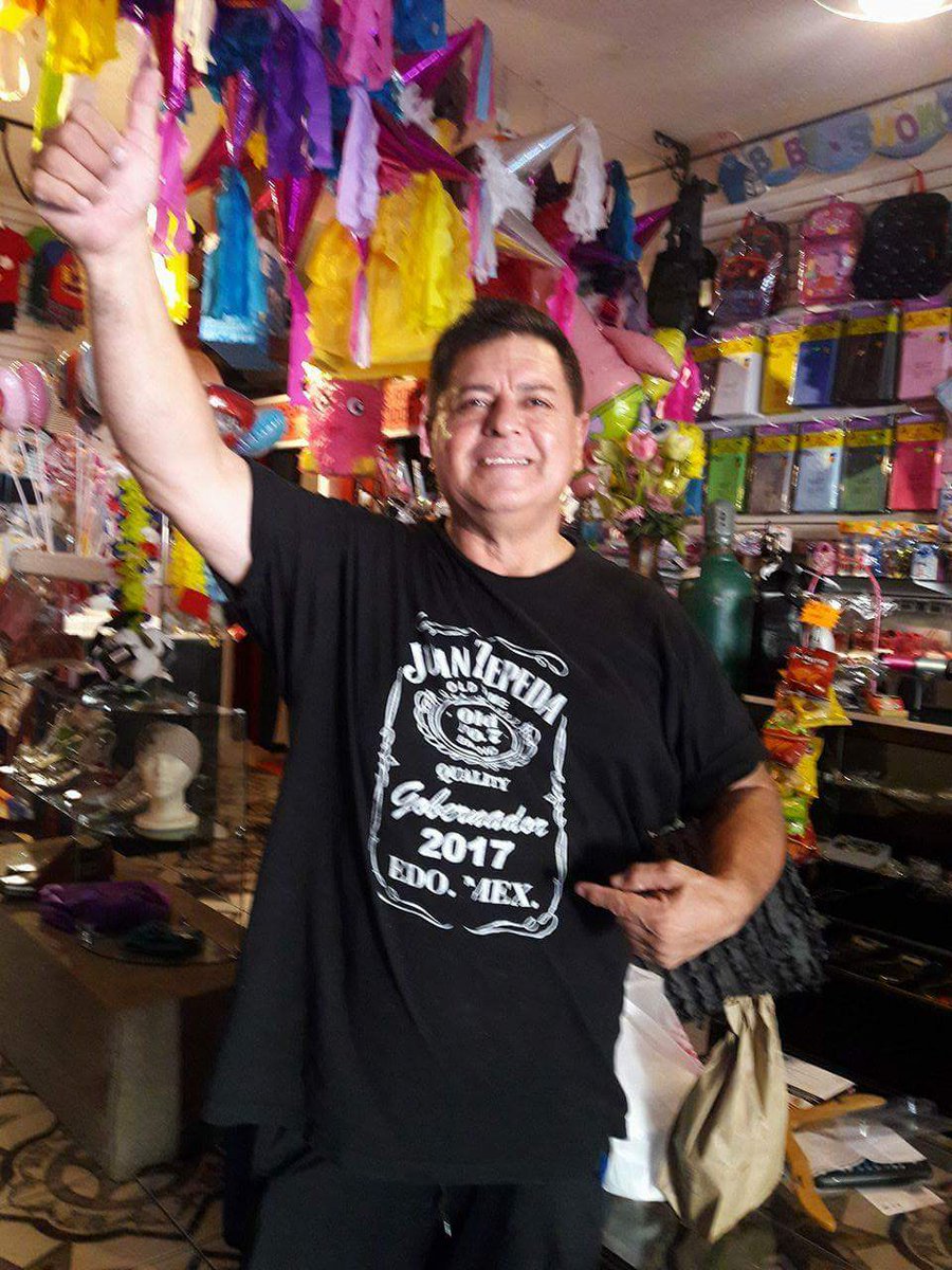 leslyjuth's tweet photo. Para que vean que en Long Beach Ca. se le apoya! ja ja ja haber si no me linchan los del PRI  saludos hijita a todos por alla
@JuanZepeda_ https://t.co/4aJp3rAlFT