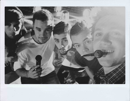 tpwkcel's tweet photo. 6 años de WMYB, la canción por la que conocí a estos hermosos ángeles, el dolor es una forma de vida #6yearsofWMYB https://t.co/hUdzlkzNGj