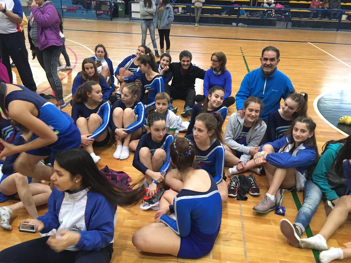 Florpapaiani's tweet photo. Torneo Provincial Gimnasia Acrobática #Esquel! Felicitaciones a todas las delegaciones ! https://t.co/bHwlGwRbR9