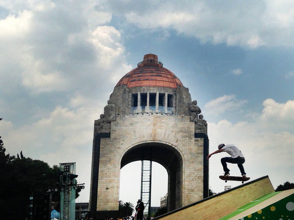 javonoso's tweet photo. #MarvinInvasion #veranourbano #skateboarding at #monumentoalarevolucion with @RevistaMarvin aunque no te he visto @tiypo https://t.co/lAA9gIxDYf
