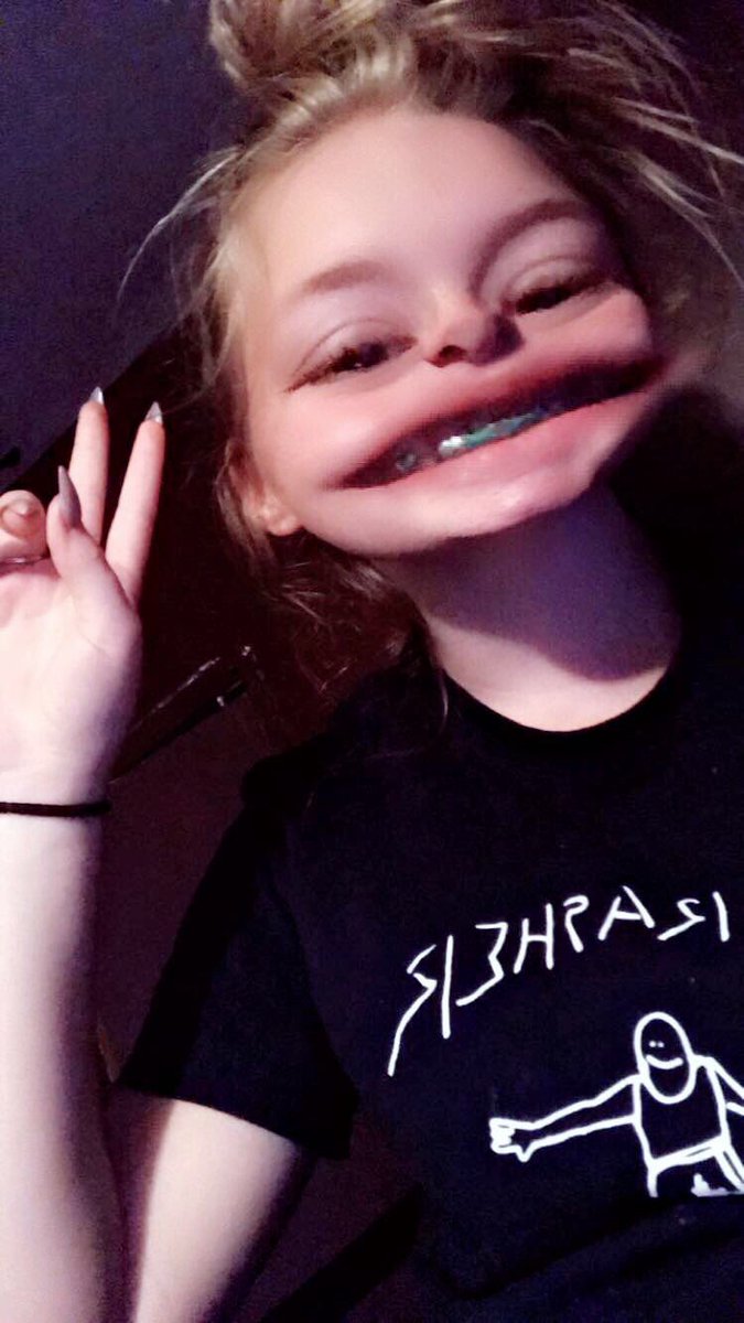 pbrussianmodel's tweet image. #SmilesForLoren @beechloren02