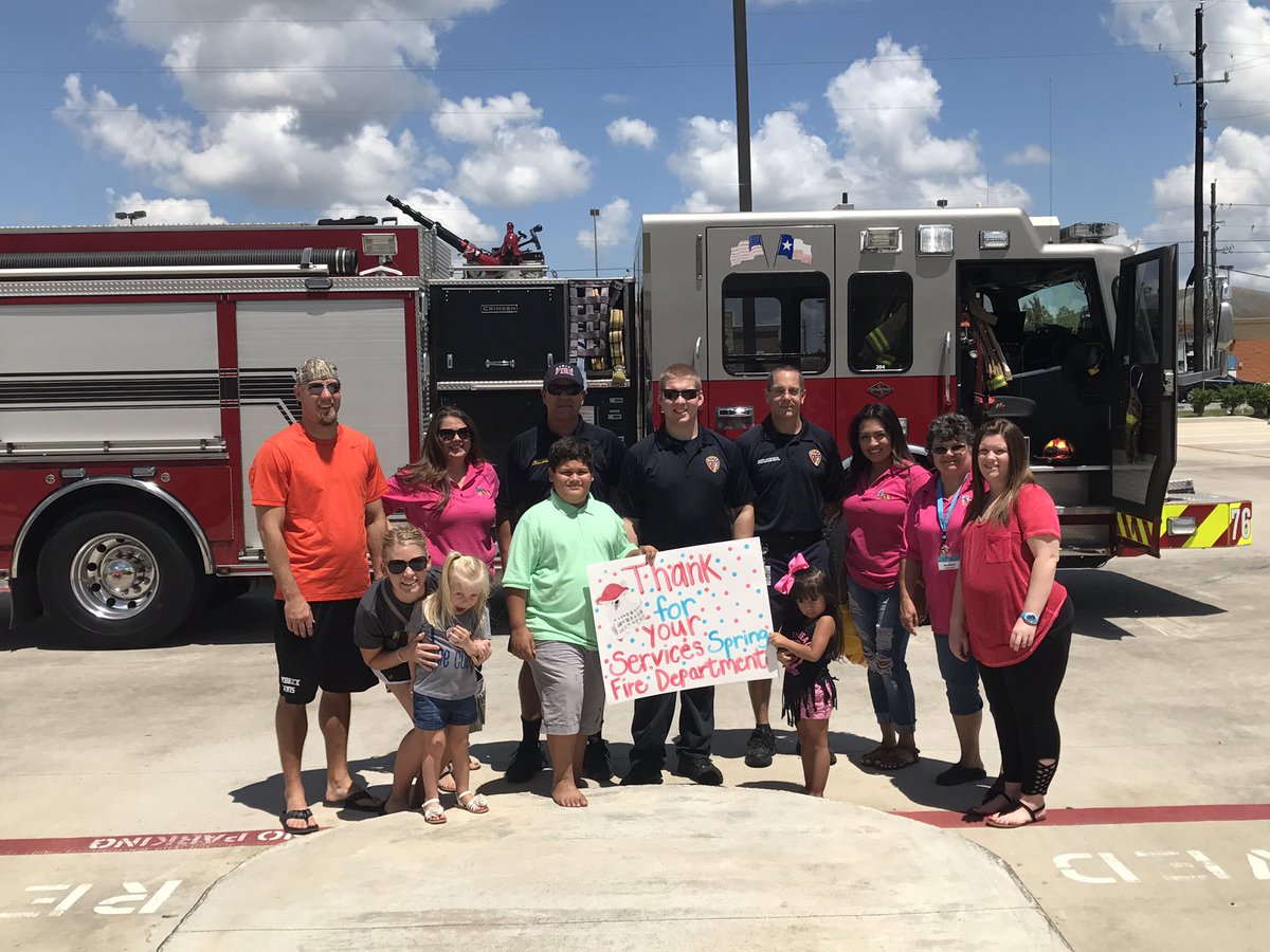 Christinaeddy12's tweet photo. Mission:Hydrate Houston @Springfdtx @TheLearningExp #TLESpring #projecttogetherness #springfiredepartment #76 https://t.co/CLmFOLQrqS