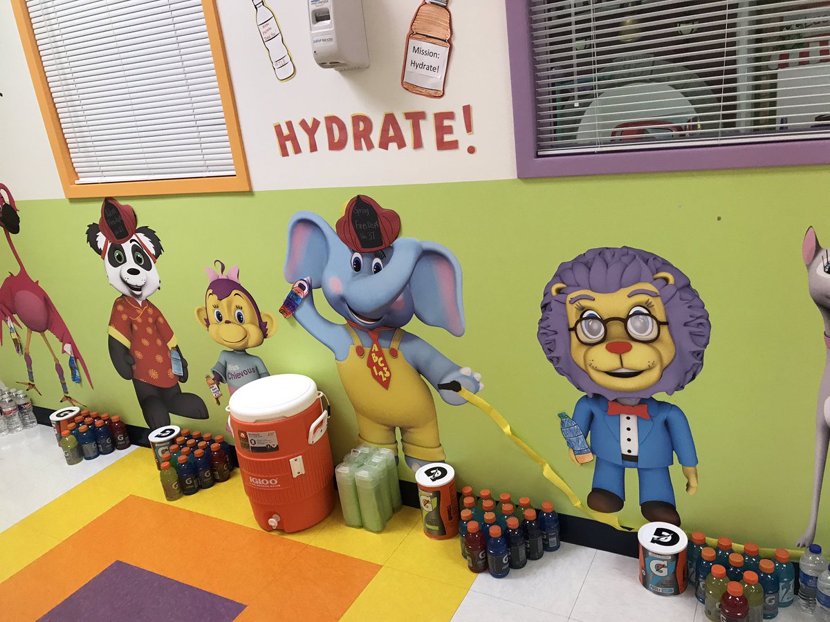 Christinaeddy12's tweet photo. Mission:Hydrate Houston @Springfdtx @TheLearningExp #TLESpring #projecttogetherness #springfiredepartment #76 https://t.co/CLmFOLQrqS