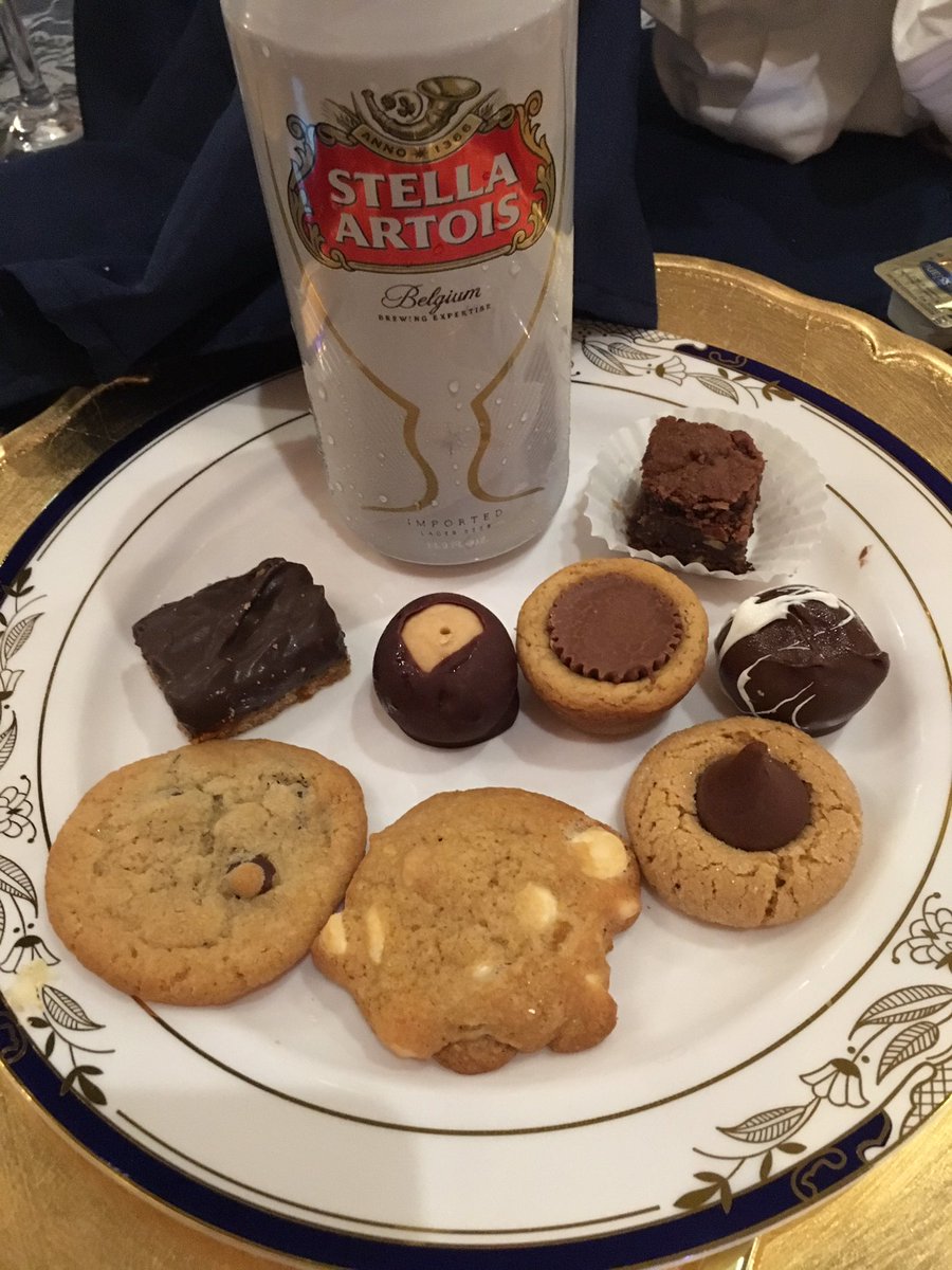 wvuviv30's tweet photo. Forever fat! #HowILevYou https://t.co/7jPZY74GSb