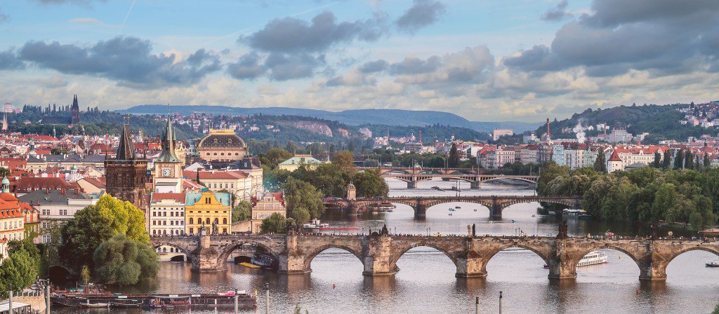 info_pear's tweet photo. A Week in Prague https://t.co/KKZ2ZjRg8G https://t.co/mF4AZwJQoE