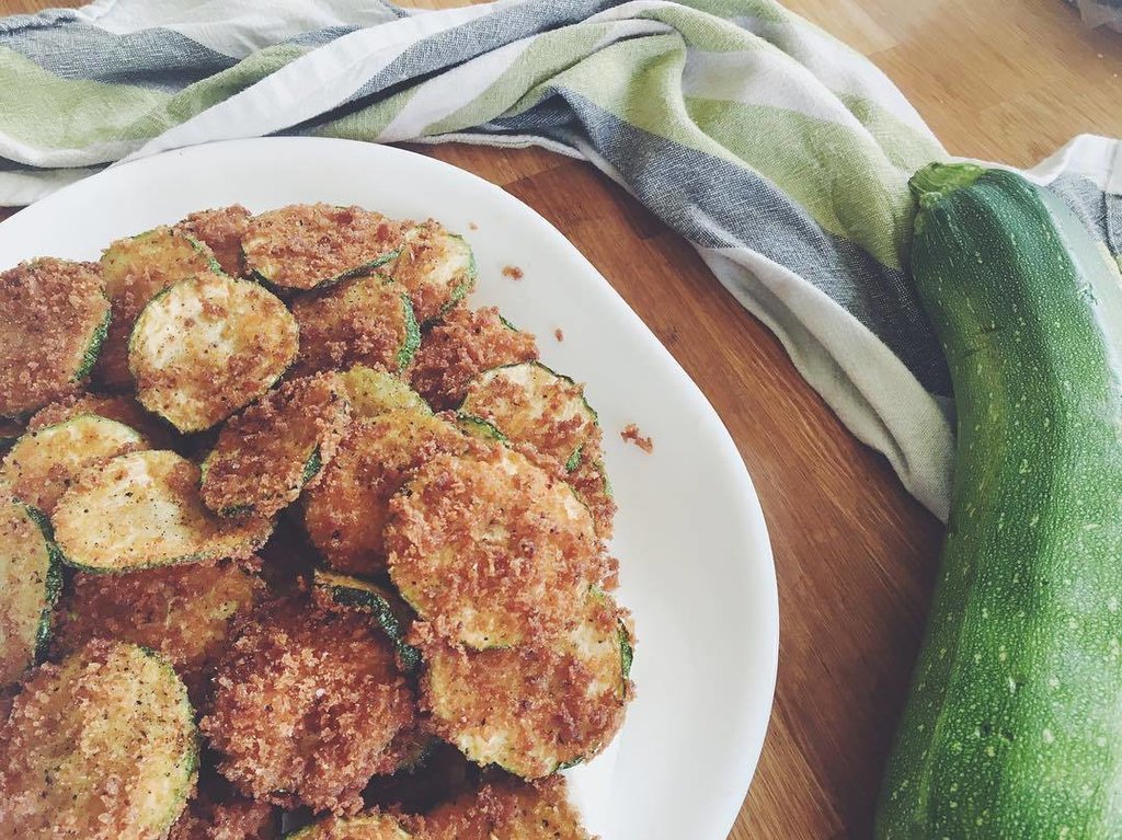 FraichementPr's tweet photo. Les beaux zucchinis frits de @poplechampagne sont notre inspiration #fraichementpresse du jour. #vegetables #mtlfo… https://t.co/3PBYUcL5UD https://t.co/PMJWMNxnlF