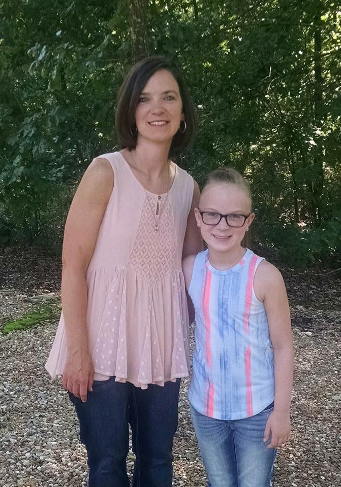 DicksCornDogs's tweet photo. Pam & Livie are ready for @littlebigtown @MoStateFair #dickscorndogs https://t.co/6WpBOaqenR