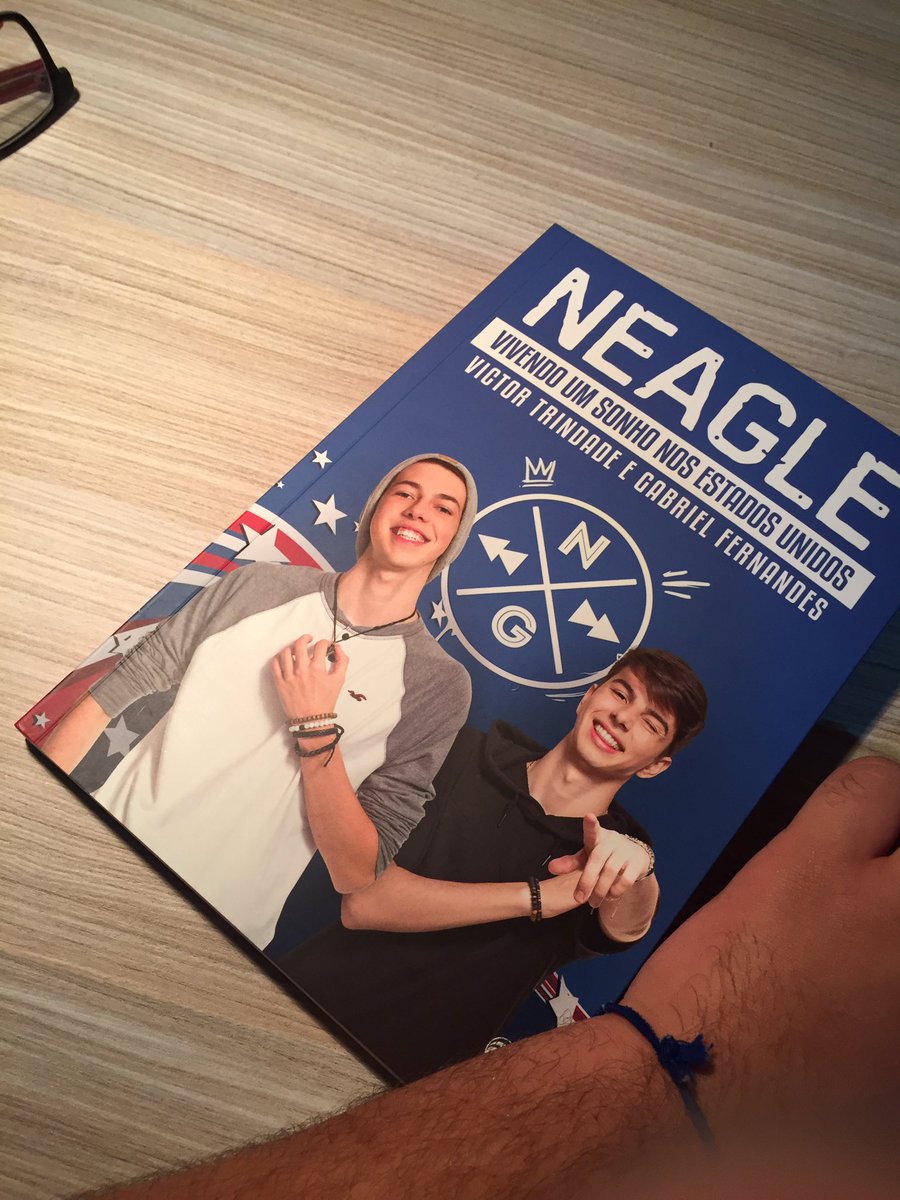 Gustavdantas's tweet photo. #neaglebook chegouuuuuu @gabrielneox_ @EagleTrindade https://t.co/qtE2jmdvXl