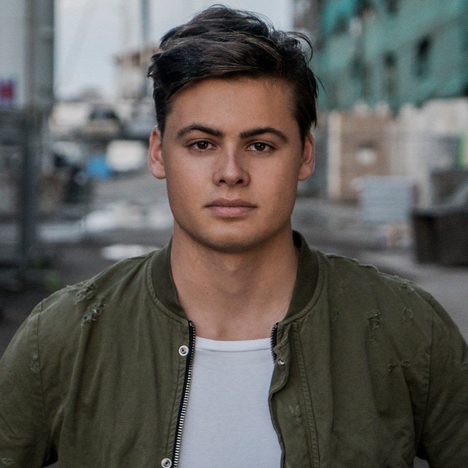 Fab_Parent's tweet photo. #NowOnAir on @CLUBS_DJ_RADIO @mikewilliamsdj presents #ontrack.. Listen https://t.co/lrYhciZkWR #Justmusic #JustGoodSound https://t.co/uGWBVe0sJT