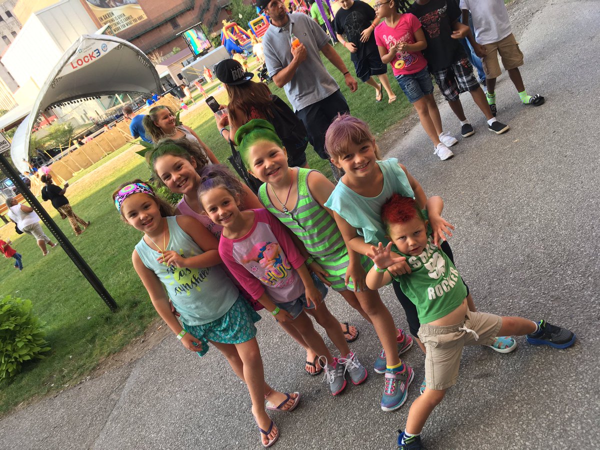 schuh__'s tweet photo. @AkronKidsDotOrg ready for Trolls @Lock3Akron https://t.co/00xSgRuYH8