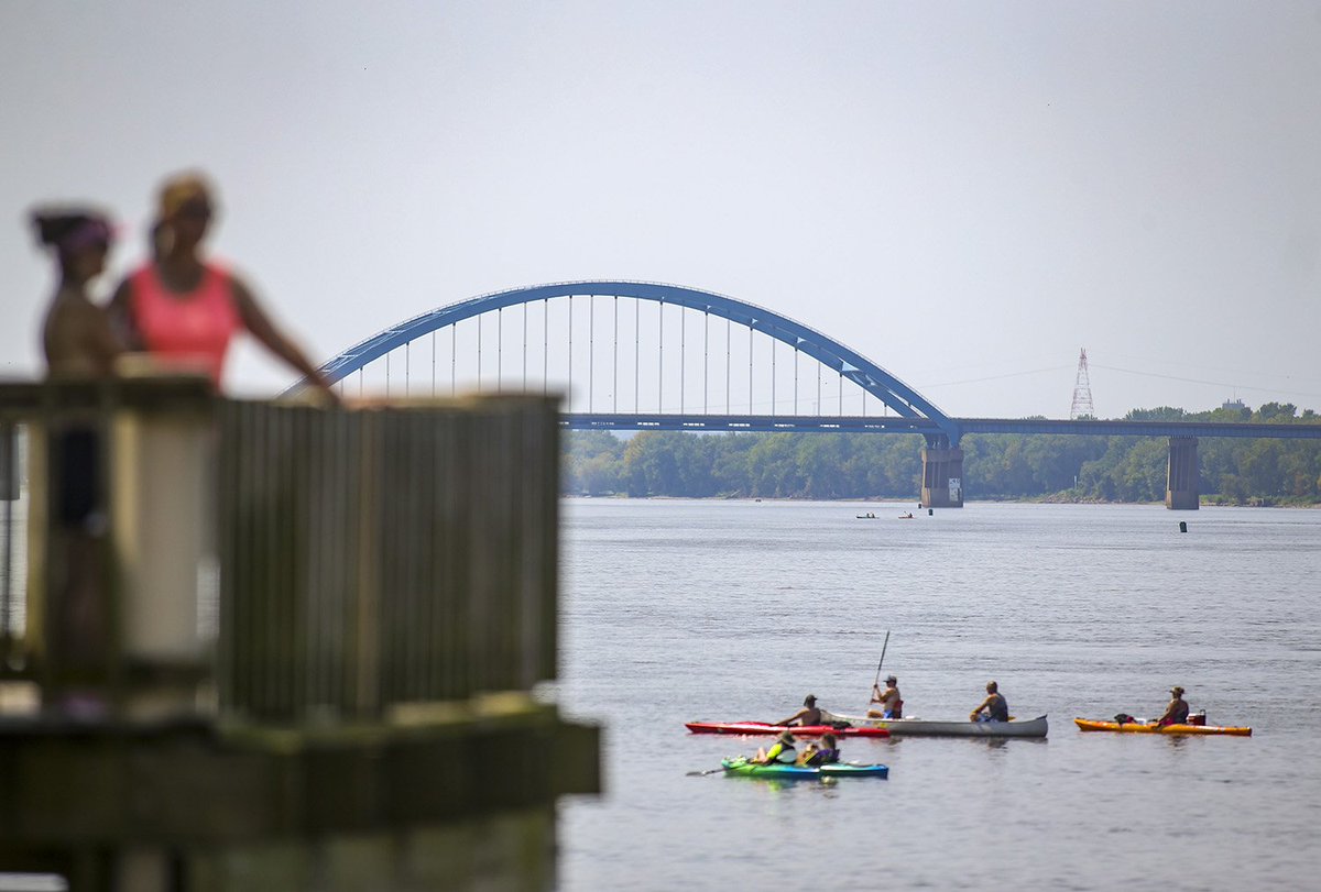 andy_abeyta's tweet photo. Check out some views from #Floatzilla2017 here in the Quad-Cities. More to come later: https://t.co/GdADcbIiX0
@qctimes https://t.co/uh3W3LgXYI