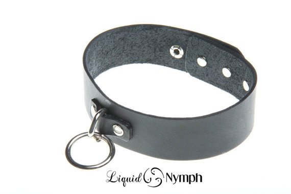 Svengalinoir's tweet photo. Which do you like? #collared #bdsm #ownership #bound #tiedup #TiedupTuesday #trainingofo #bondage #newsub #property https://t.co/fj96kR6y2p