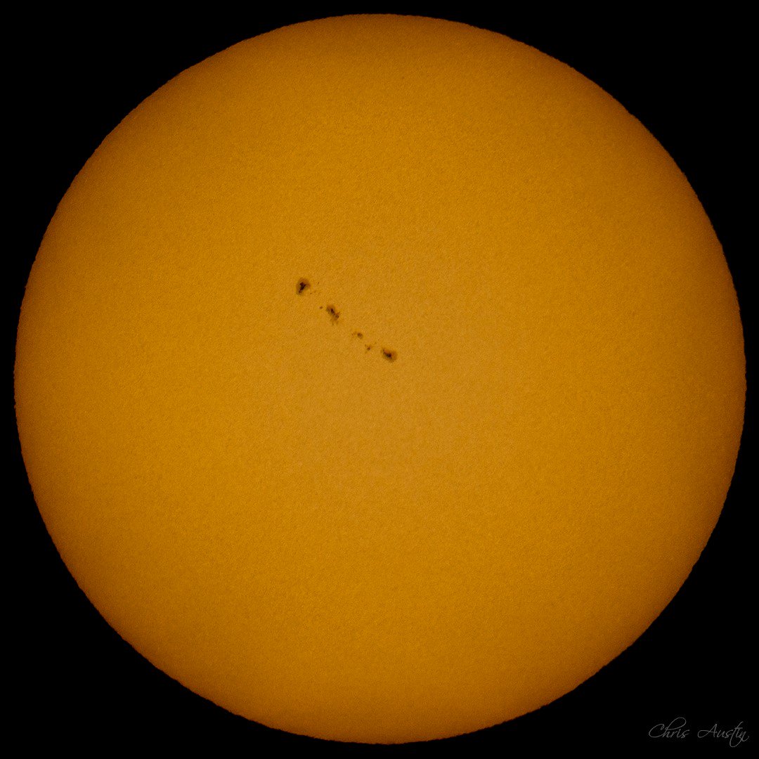 ChrisAustinFoto's tweet photo. Some practice shots of the sun. Check out the big one here https://t.co/rdUQQ6dGdc β¦
#Eclipse2017 #eclipseprep #zoomin #telelens https://t.co/XSQcksZatV