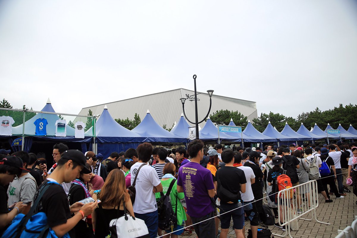 Ssonic Staff 早速ものすごい行列が Zozoマリンスタジアムのグッズ売り場は大盛況です オリジナルtシャツやタオルなど気になるグッズはお早めに サマソニ