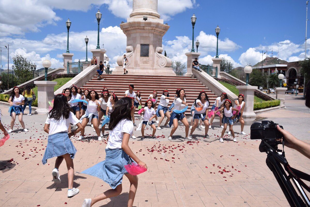 sonymusicmexico's tweet image. Chihuahua!!! Que se sienta el Coder Power con @cd9 y @exachihuahua 💪🏻💪🏻💪🏻💪🏻