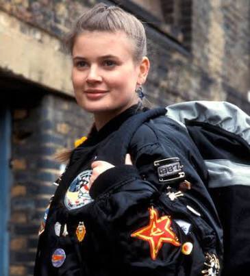 Happy birthday to my sweetest companion comrade. It\s Sophie Aldred Day! Ace!  (My two fav pictures of her ) 