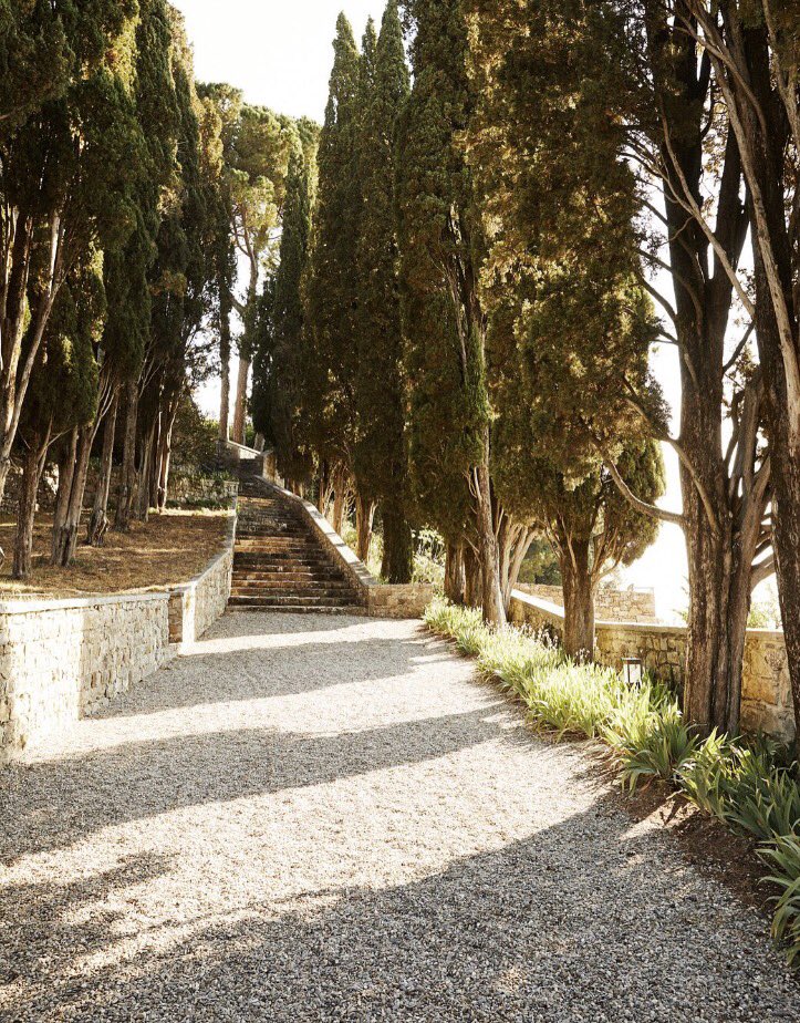 KendraScott's tweet photo. The Tuscan countryside is full of inspiration.
#KendraScott #KSFall17 https://t.co/yvNucRgDIn