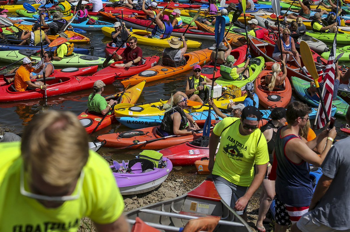 andy_abeyta's tweet photo. GALLERY: See 38 photos from #Floatzilla2017 today in Rock Island. @qctimes 
https://t.co/GdADcbIiX0 https://t.co/myFcPYHqef