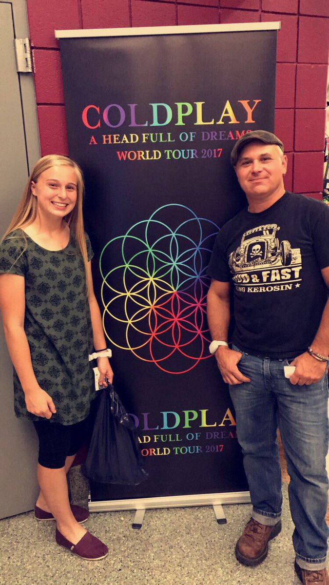 ava_contenza's tweet photo. #AHFODtour #ColdplayCLE https://t.co/2hknBf6pIh