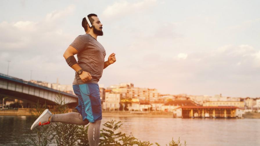 MensFitnessX's tweet photo. Stop kidding yourself. There's no such thing as being fat and fit: https://t.co/8pp7nwwhDW https://t.co/NF3IIjLB0l