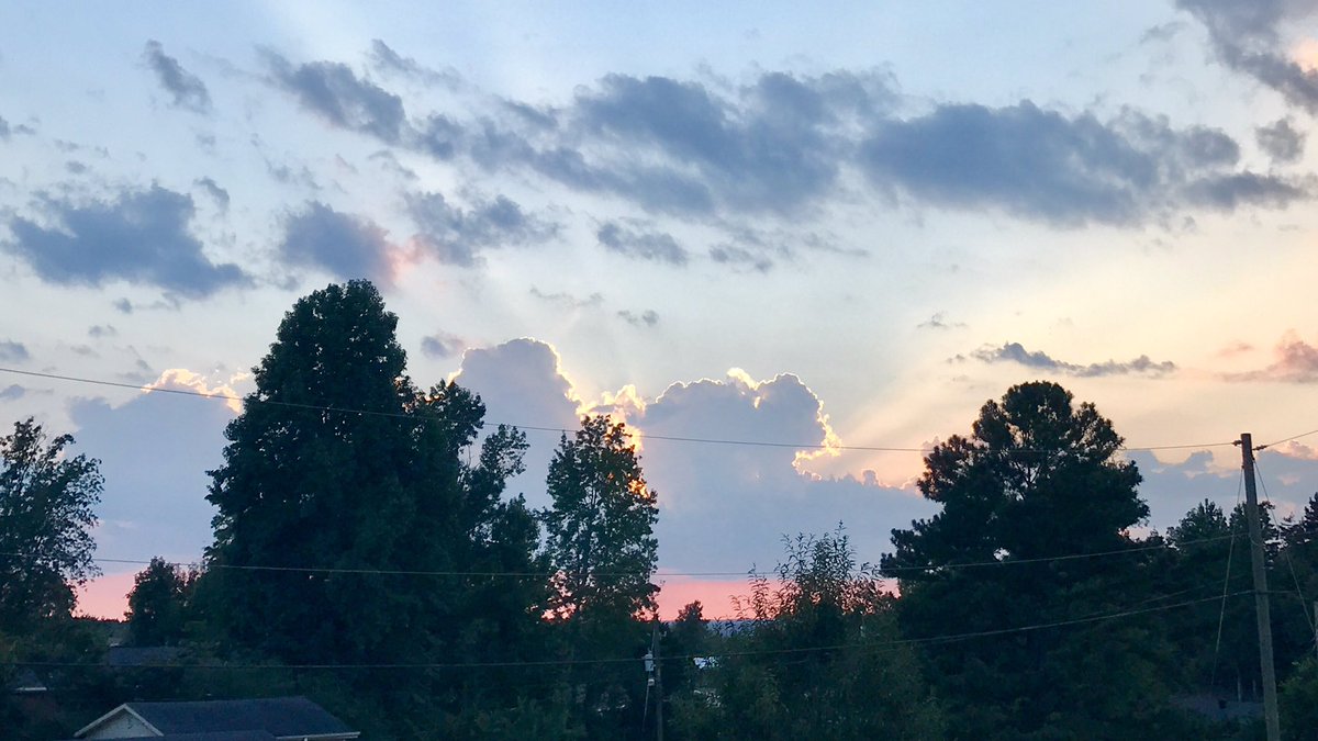 AshAvery80's tweet photo. Sunset from atop Lancaster Hill in Fleetwood, eastern Tusc. Co.  @spann https://t.co/9SseF319LX