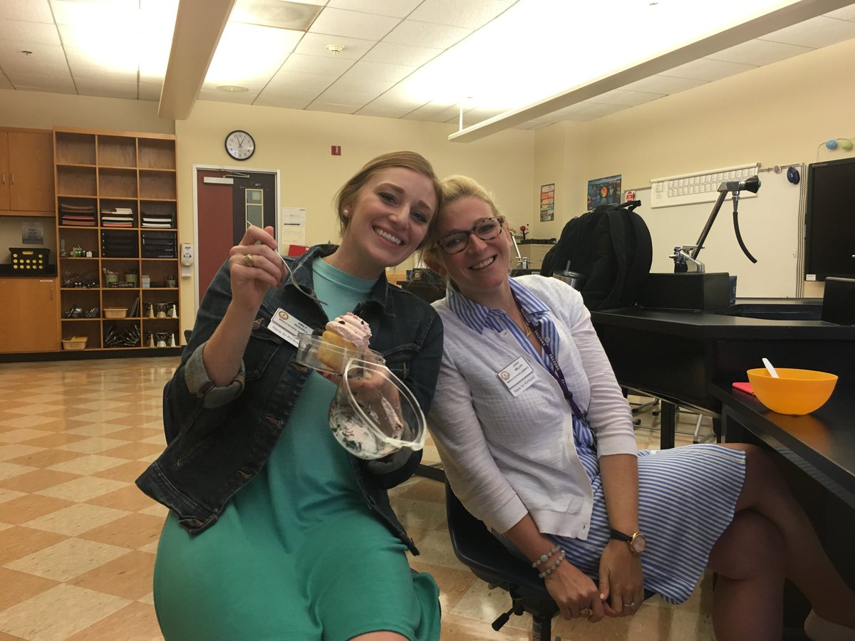 KinkaidMSSci's tweet photo. New Science teachers working hard and celebrating Emily's Birthday! #onekinaid #kinakidms #kms #kmsscience https://t.co/u1B24fEQu8