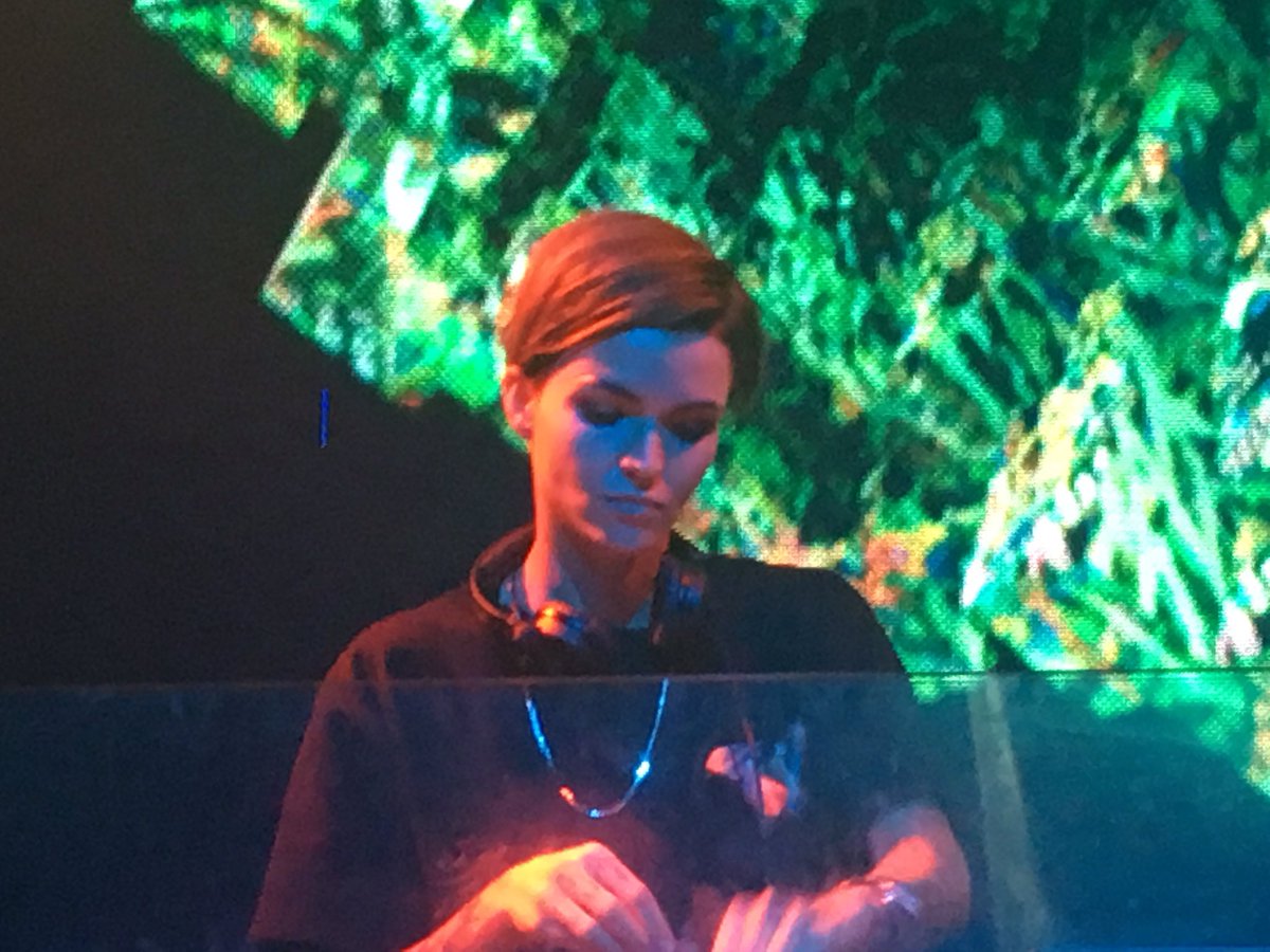 rubyrosechina tweet picture