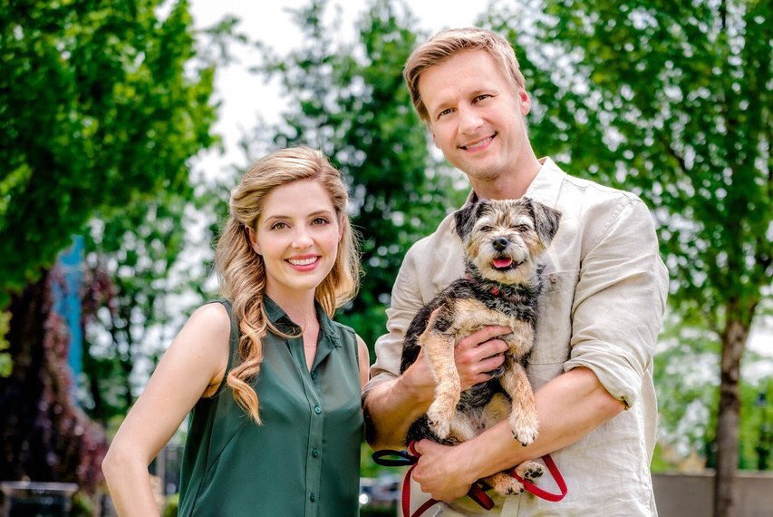 MillennialHmark's tweet photo. It's time to #EatPlayLove with @jen_lilley &amp; @jasoncermak! Tune into @hallmarkchannel RIGHT NOW! ❤️🐶 https://t.co/08uwa1zpyX