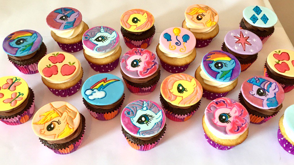 cakesbypenny's tweet photo. My Little Pony Cupcakes ready for a magical pony themed birthday party๐ฆ๐ดโจ๐๐๐๐๐ด๐ฆ#MyLittlePony #CustomizedCupcakes https://t.co/MNLCRCqNWl