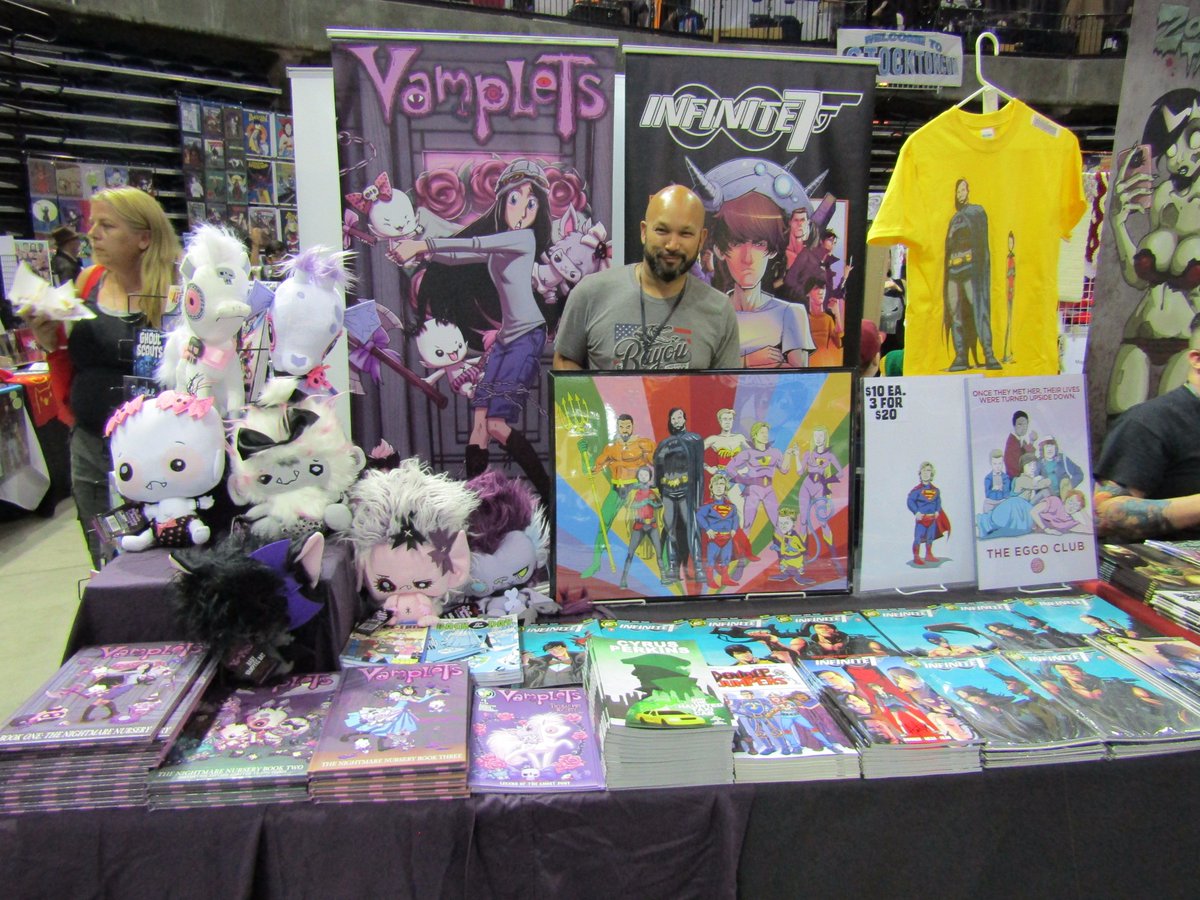 PopCultHQ's tweet photo. We threw random ?s at @davedwonch at @StocktonCon: Fave #Infinite7 character, artist he'd love to work w/ & his house on GOT. Stay tuned! https://t.co/dLFyrewPI5