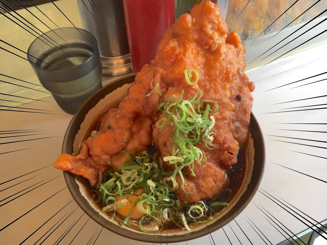 これで540円！？驚きの大きさ、超特大からあげそば