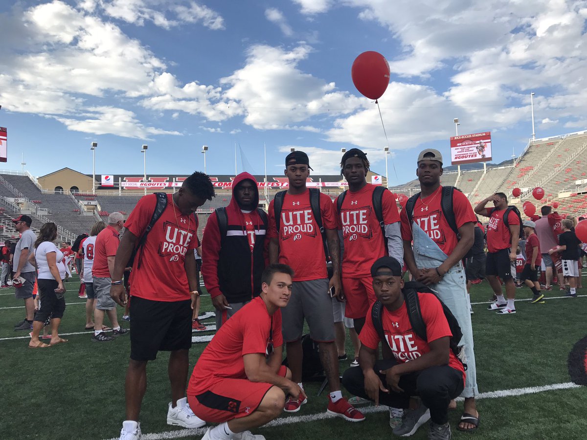Utah_Football's tweet photo. Best fans, no question.

See you back here in 12 days!
#FanFest https://t.co/fmxRxlX7mp