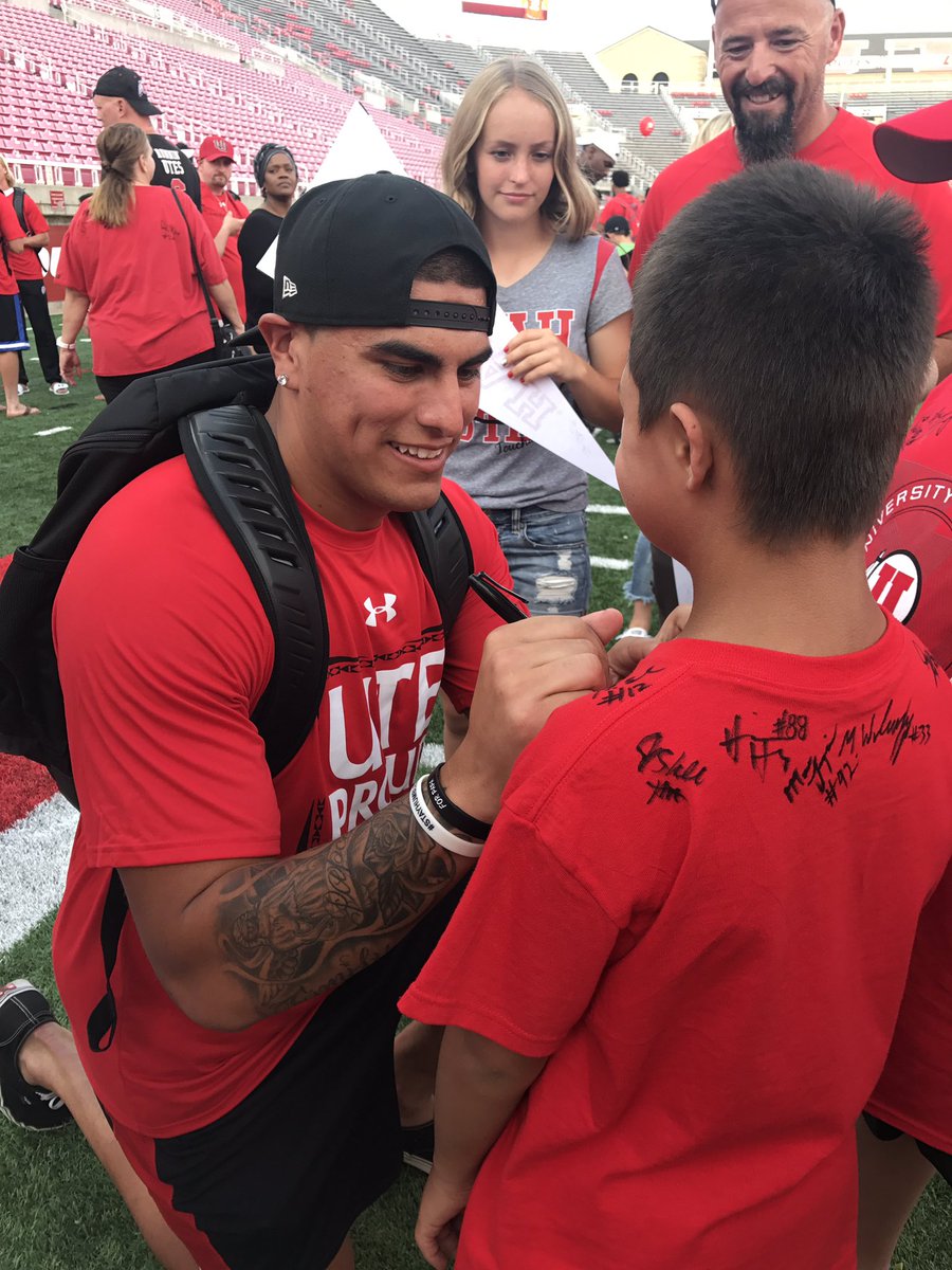 Utah_Football's tweet photo. Best fans, no question.

See you back here in 12 days!
#FanFest https://t.co/fmxRxlX7mp