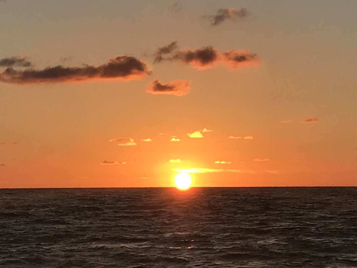 daniellegamson's tweet photo. @StormTeam8WFLA pass-a-grill@sunset! #floridaliving #wfla https://t.co/Bi3SjVbqet