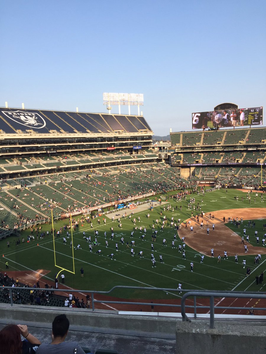 SarahTheMaker's tweet photo. Let's go RAIDERS! #longtimefan #firsttimegame #black&silverblack&silver @TomCostelloCCHS @RAIDERS https://t.co/77s2MkTfsb