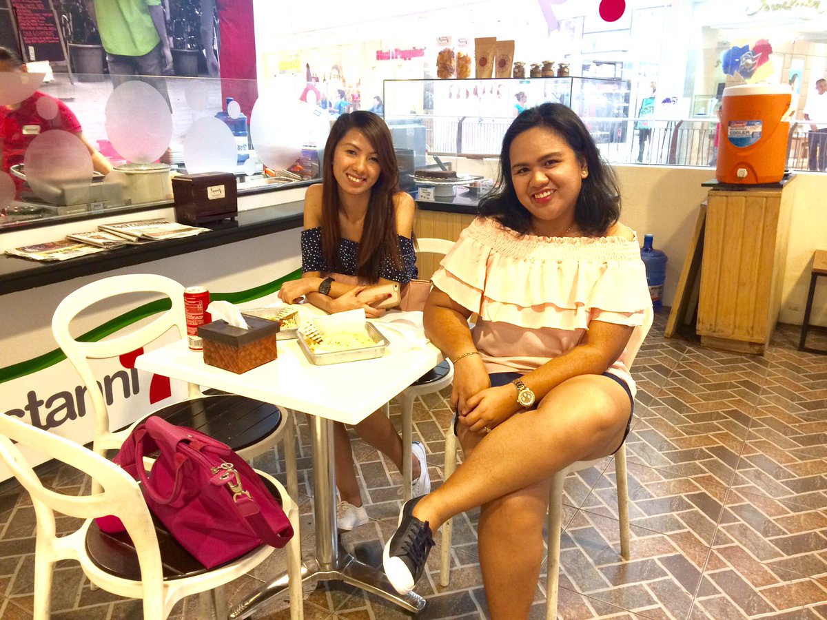 KRIAtinine's tweet image. Dugayan kaayo si @cahhmenchu #kadayawan2017 with @mariaalenafaye ❤️