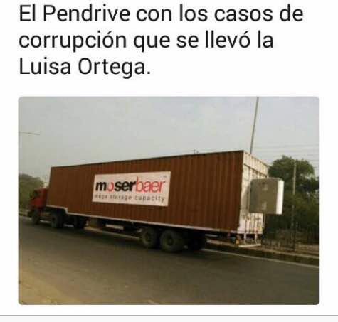 nelsonbocaranda's tweet photo. Hasta en medio de esta diaria tragedia dictatorial el venezolano saca su agudo humor que lo ayuda a sobrevivir https://t.co/qcaa7IEsy7