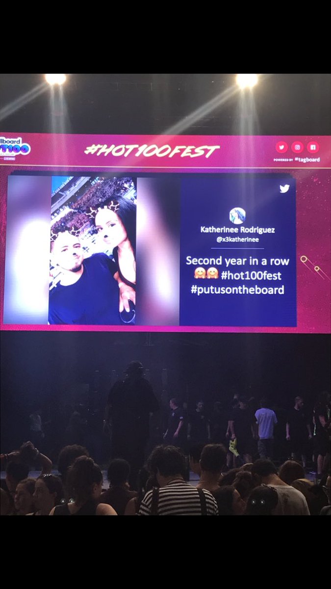 Jherreraaa's tweet photo. #Madeitagain #HardToBeHumbleWhenYouStuntinOnaJumbotron lol #Hot100Fest https://t.co/99VBYMBdYC