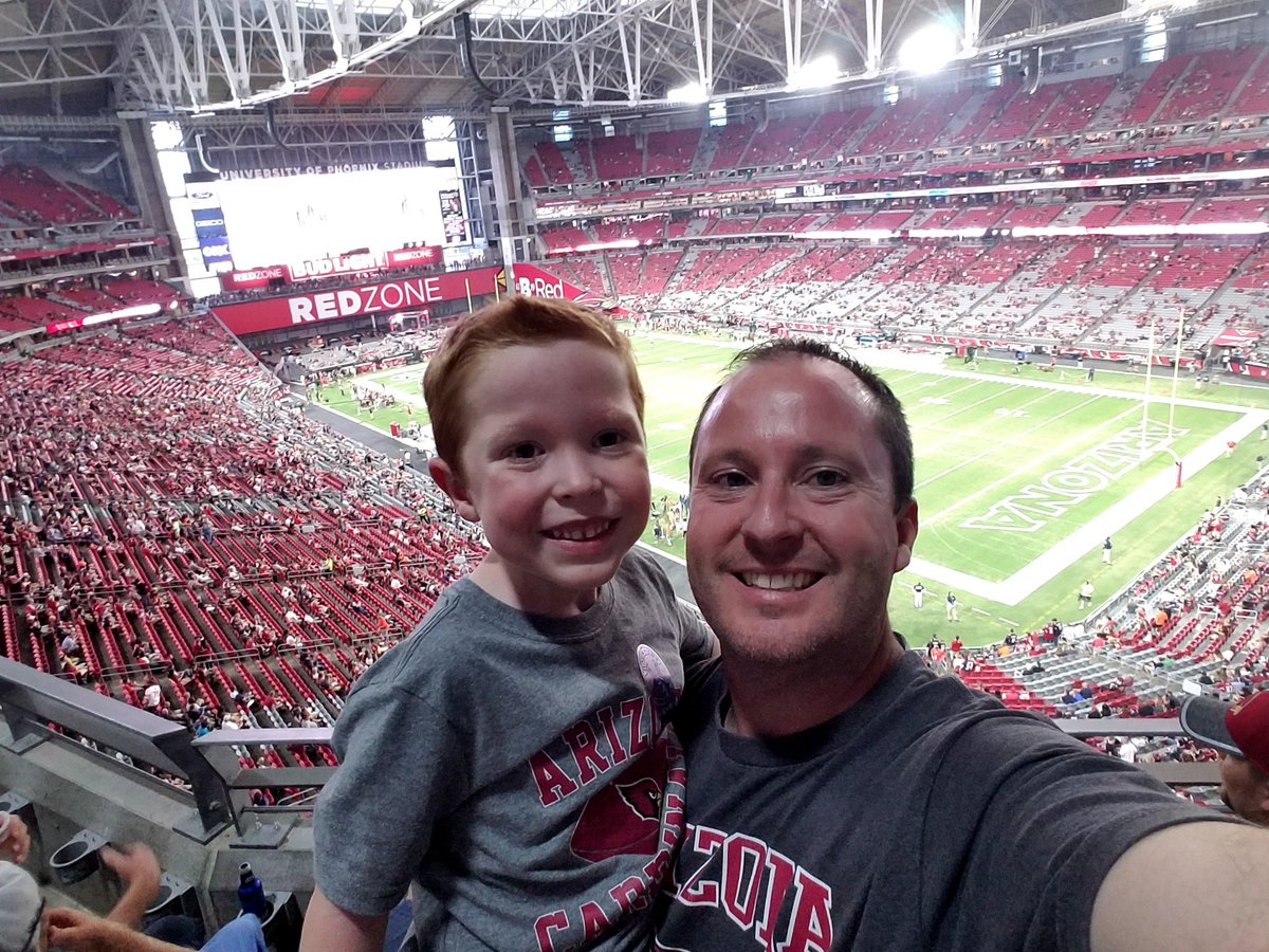BBgunz40's tweet photo. GO CARDS! #cardsgameface #CHIvsAZ https://t.co/bwqcHEfhTy