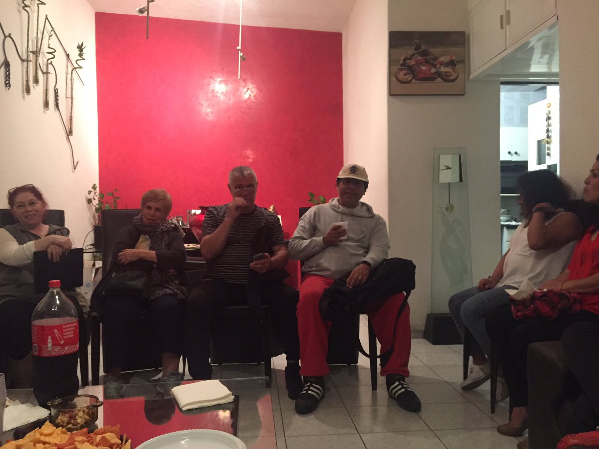 AtristainRene's tweet photo. Palabras abiertas, ACCIONES CERRADAS 
#AValeLeVale los vecinos de Sta Fe IMSS hoy nos plantó Valentina Batres @lopezobrador_ @LaydaSansores https://t.co/hfcJz5WZyF