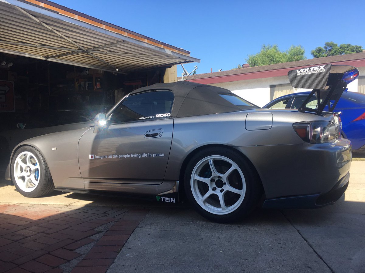 itz_MotoKyoshi's tweet photo. #TwitterExclusive prep for Nisei Week Car Show 08/26/17. #LMTLS #LMTLSAuto #KeepingItAuthentic https://t.co/d8gFqiuhDU