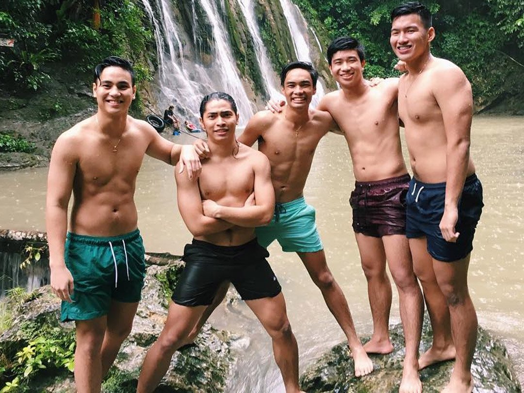 dailyhotdudes's tweet photo. Footballers. UPMFT. Choose 1. https://t.co/4pSgH3JPk1