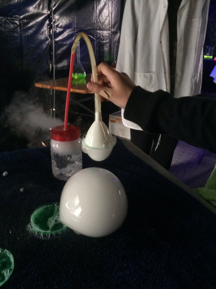 happyemmar's tweet image. Science! #huttfoodlab