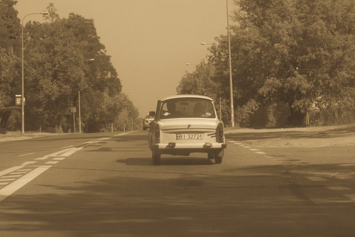 'Czy pojedziesz ze mną, nie pytaj gdzie. Czy pojedziesz ze mną, zabawić się'. #Białystok #Wasilków #trabant #różeeuropy