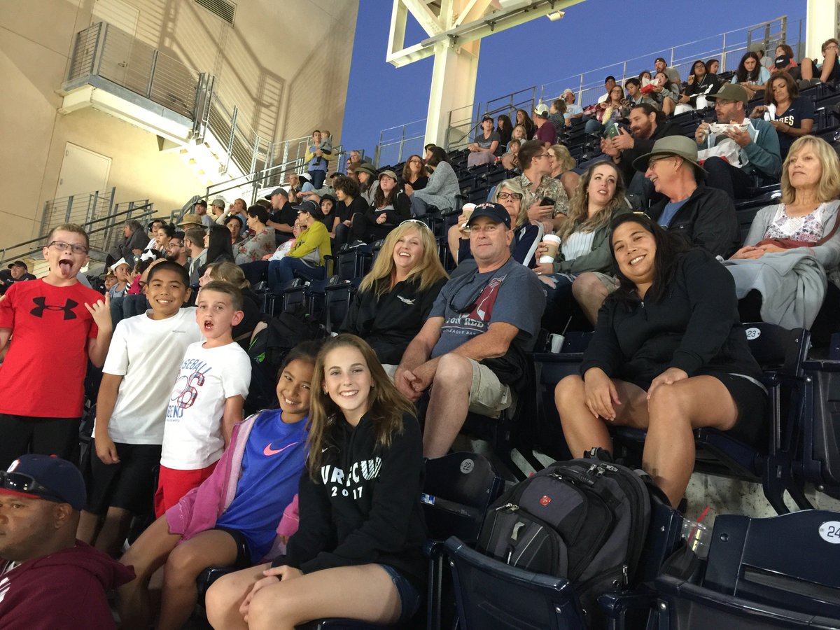 propipper's tweet image. Watching @Padres  With The Section 316 Fans #SDinHD