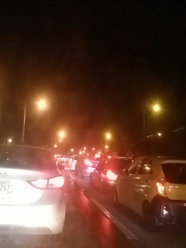 Impresionante falta de programación de la <a href="/ATTTPanama/">Autoridad del Tránsito</a> al autorizar movimiento de carga pesada que bloquea toda la via centenario un sábado