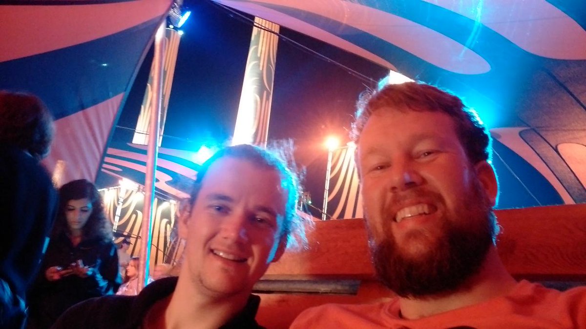 Duikemans's tweet photo. Lekkere #rotdog (@ Armadillow in Biddinghuizen, Flevoland) https://t.co/XIRaChiPxS https://t.co/EMYhHmQJe9