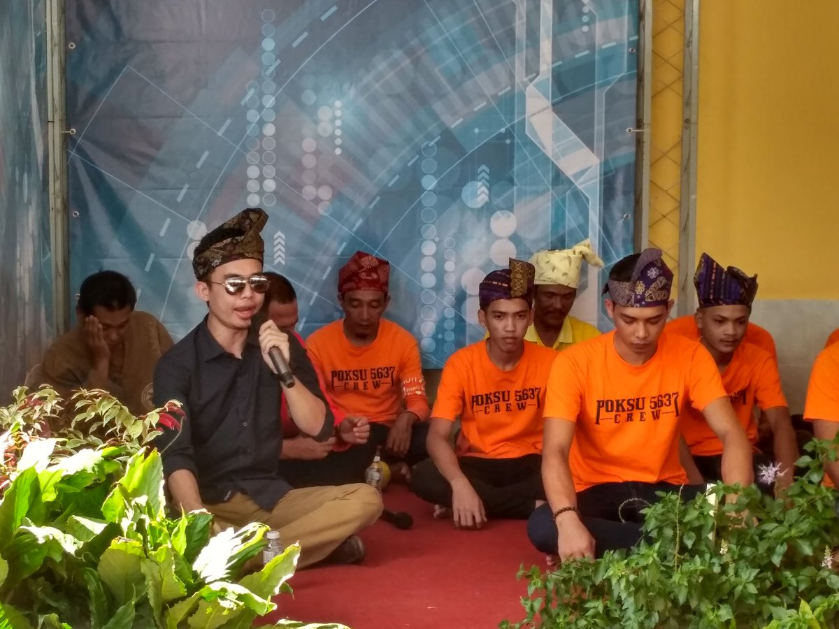 AzamMardi's tweet photo. #FiestaMARDIKelantan dimeriahkan lagi dengan persembahan dikir barat oleh pendikir tersohor Megat Nordin dan Cikgu Sulizi https://t.co/nU5S2ytUME