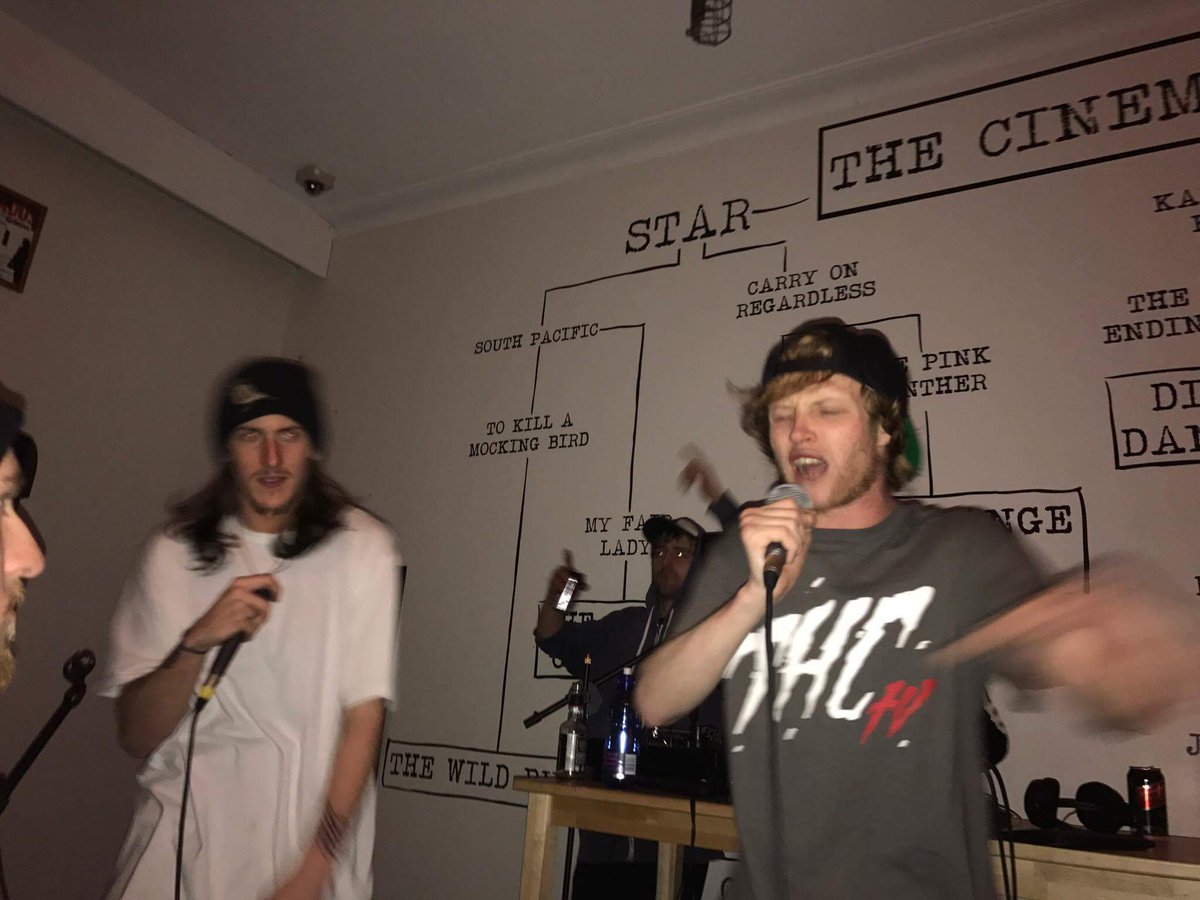 Toxinonthebeat's tweet photo. Subscribe to my youtube!
https://t.co/AIZpBsHpqd

+ a few photos from bars in bars gathering all the footage and stuff together now

#hiphop https://t.co/RPFX6oEQO4
